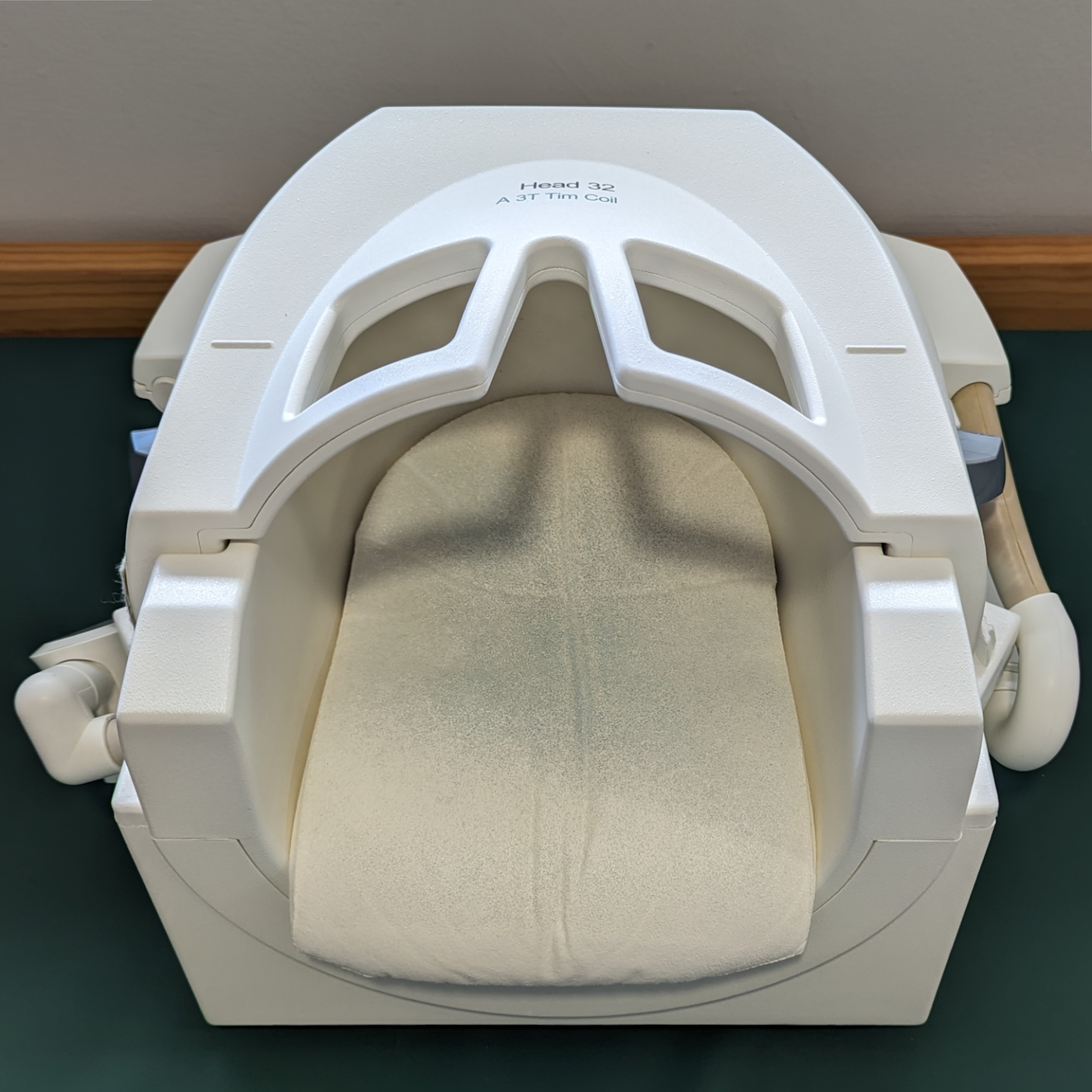 head-32-front.png